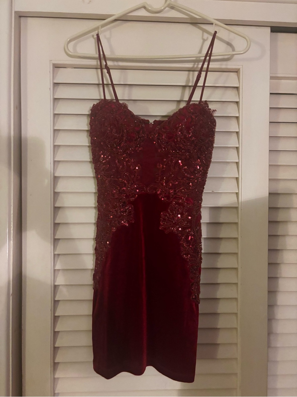 BRAND NEW Windsor Burgundy Embellished Velvet Homecoming Dress